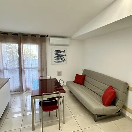 Attic With Large Furnished Terrace *