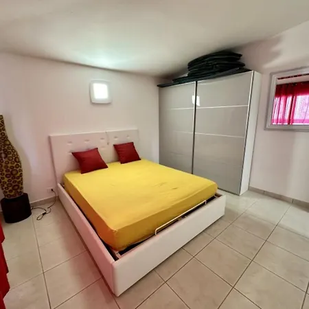 Attic With Large Furnished Terrace Apartment *